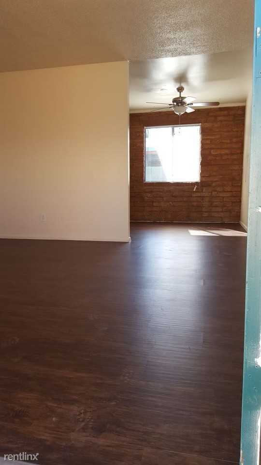 4-plex Single Level Units - Credit Friendly - Photo 3 of 5