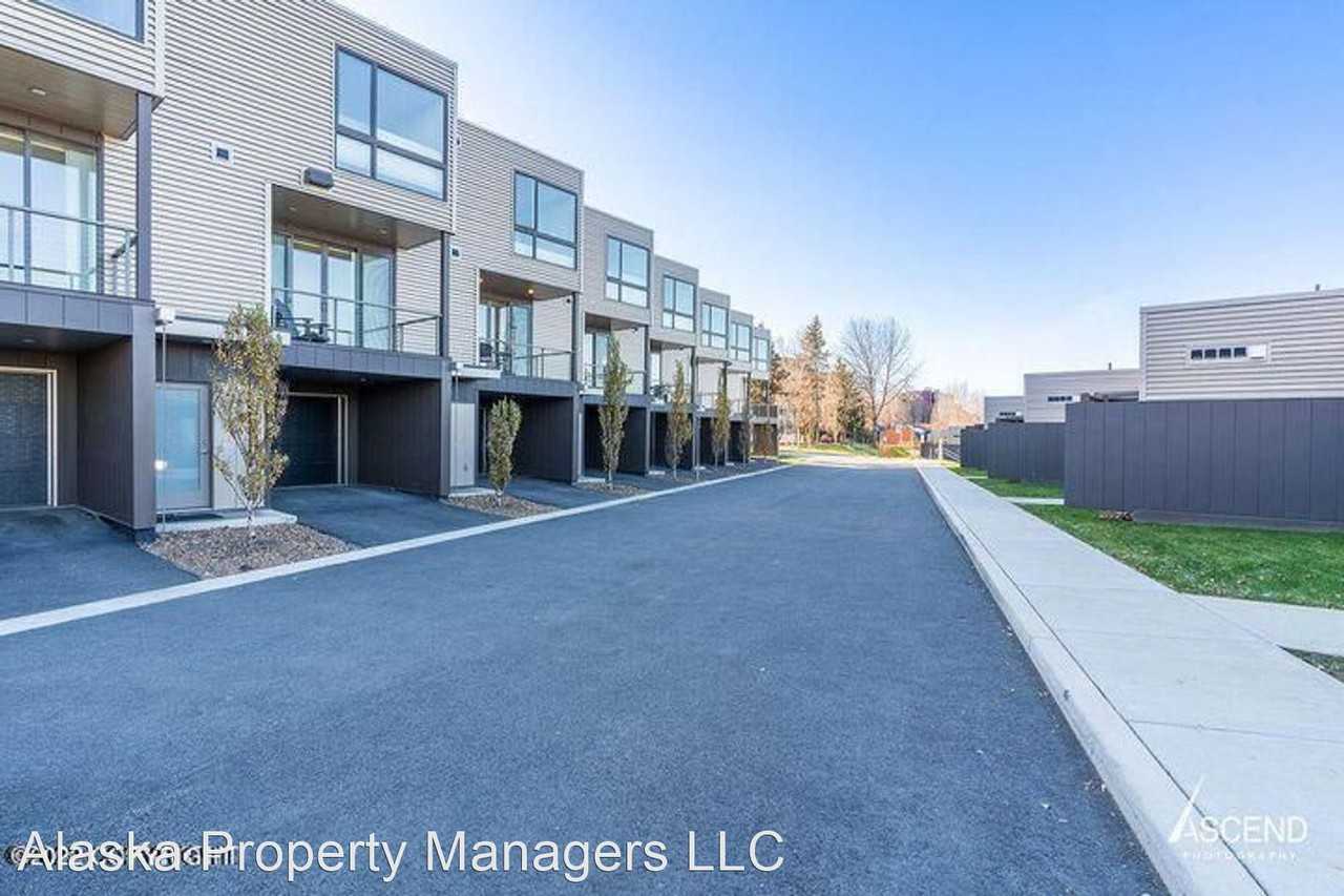 704 Top Rail Ln - Photo 3 of 24