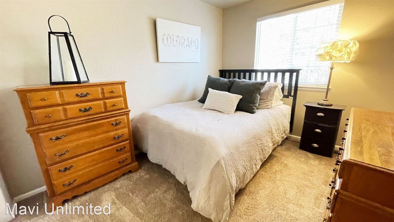 1269 Thornbury Pl - Photo 3 of 19