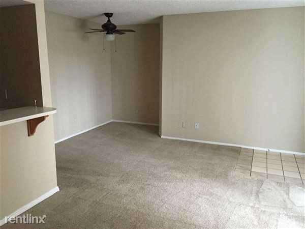 18209 Sierra Hwy - Photo 3 of 10