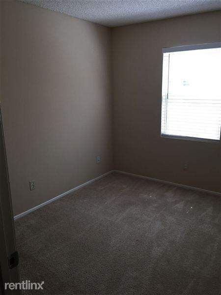 18209 Sierra Hwy - Photo 2 of 10