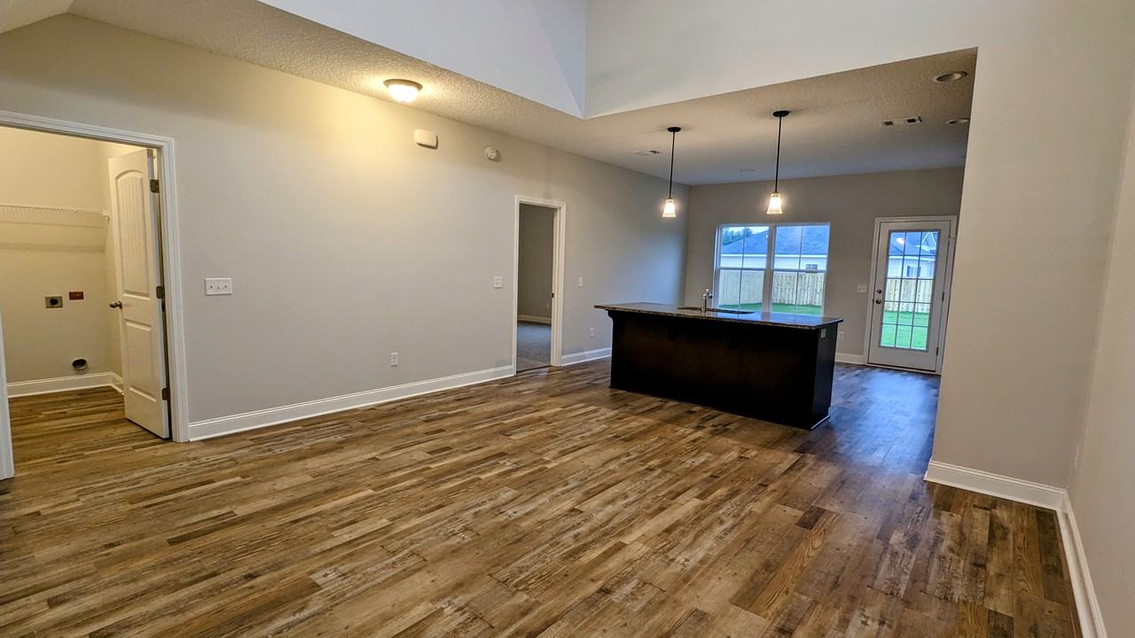 101 Centennial Ct - Photo 2 of 13