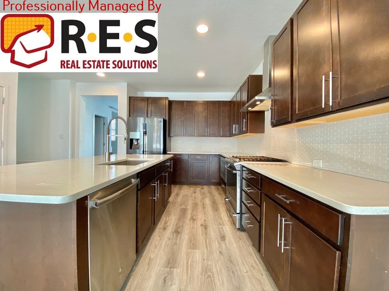 926 Ramblestone Ln - Photo 3 of 14