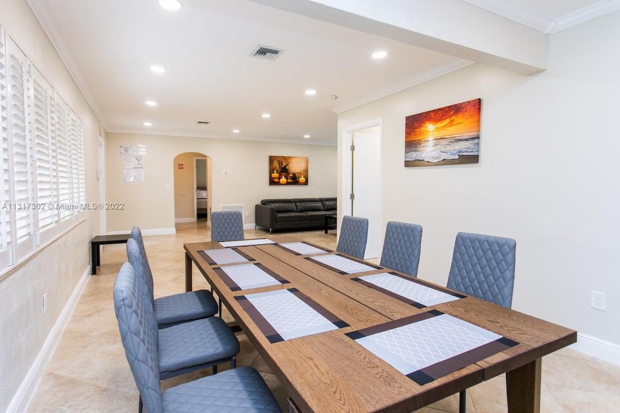 714 Harrison St - Photo 3 of 34