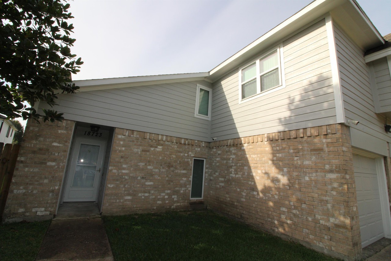 18723 Lippizaner Dr #1 - Photo 3 of 15