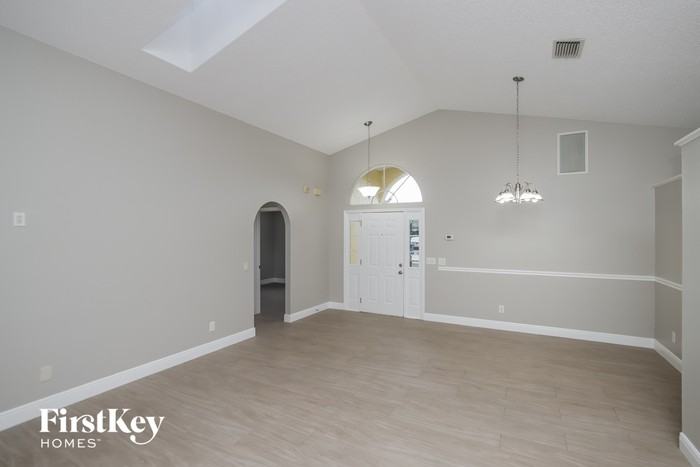 2938 Pebble Creek St - Photo 3 of 15