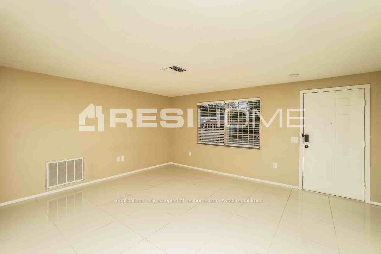 6043 Halifax Dr - Photo 3 of 18