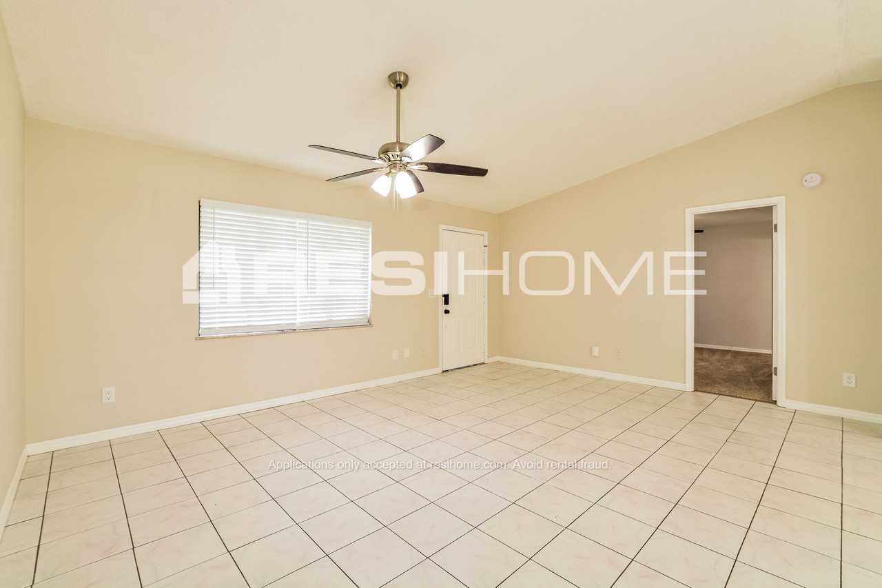 3228 Pine Tree Dr - Photo 3 of 18