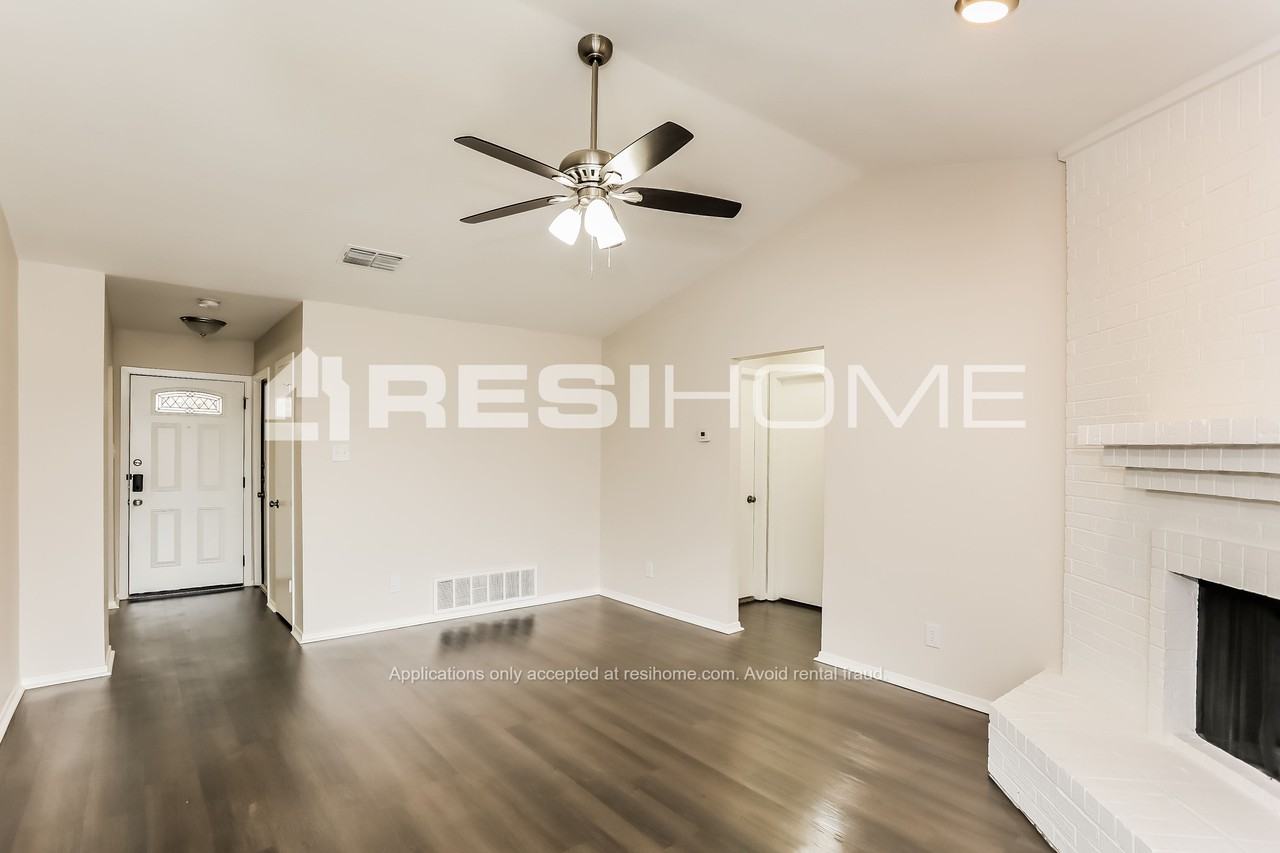 1729 Wurzburg Dr - Photo 3 of 19