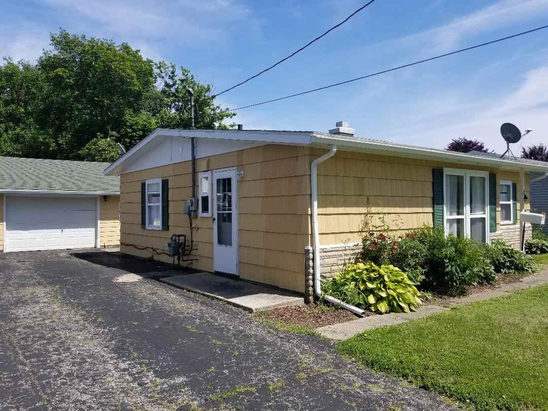 447 Lawrence Street - Photo 3 of 16