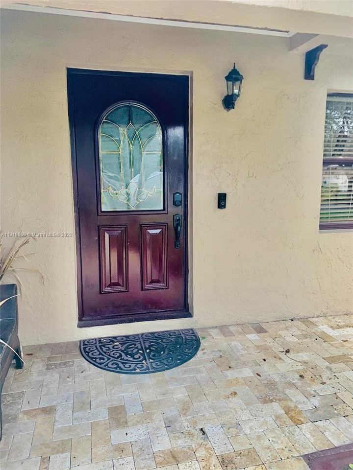 11525 Sw 54th St #11525 - Photo 2 of 8