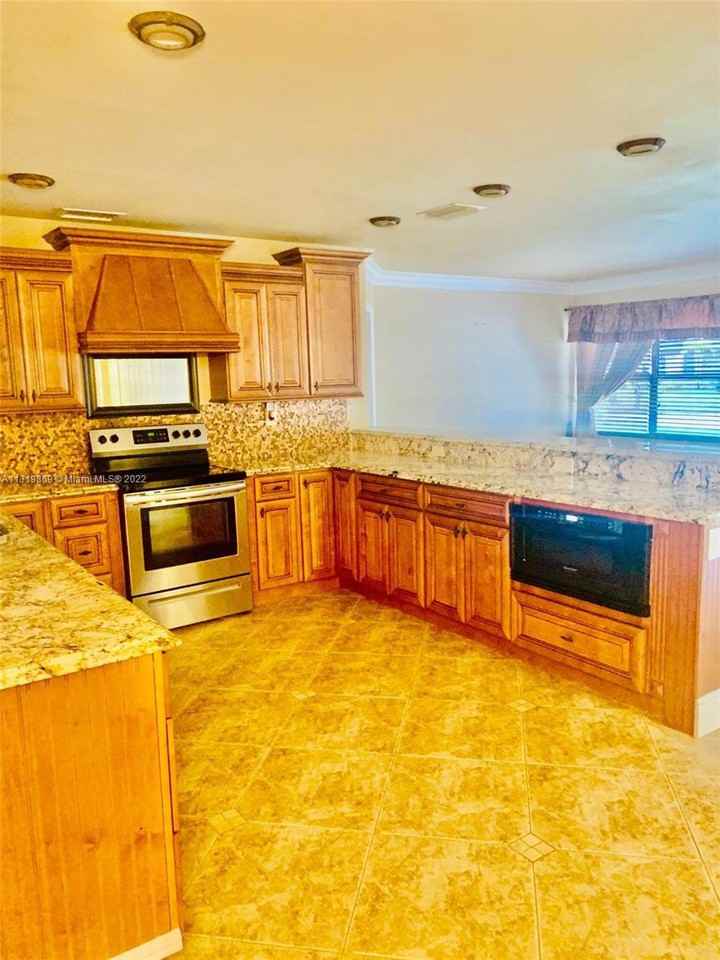 11525 Sw 54th St #11525 - Photo 3 of 8