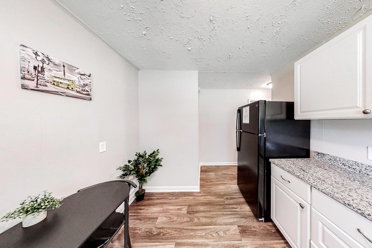 Greenleaf Cir Sw - Photo 2 of 9