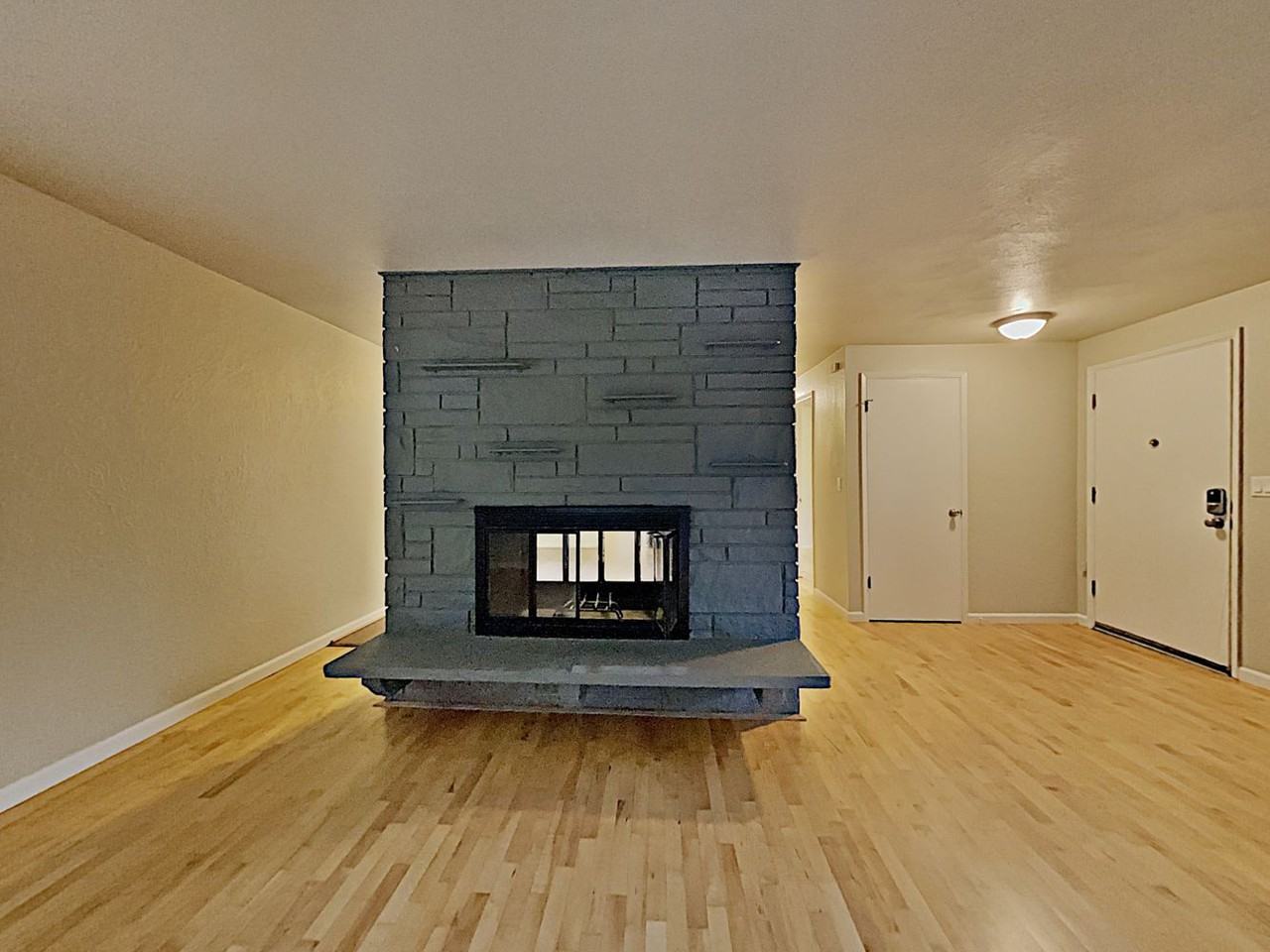 944 N Orchard St - Photo 3 of 15