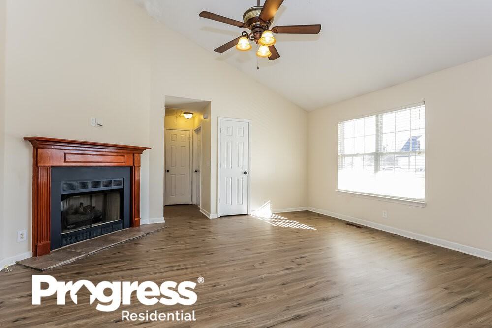 737 Stone Hedge Dr - Photo 3 of 16
