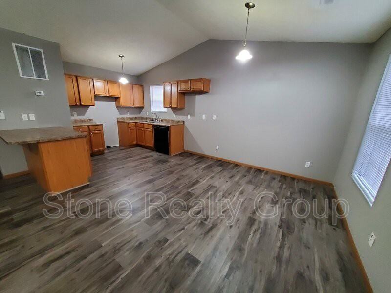 2316 7th Ave - Photo 2 of 10