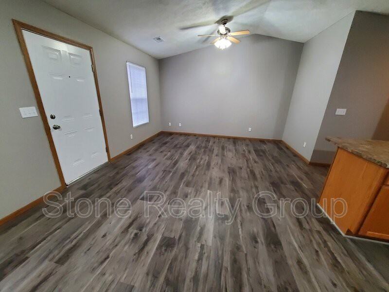 2316 7th Ave - Photo 4 of 10