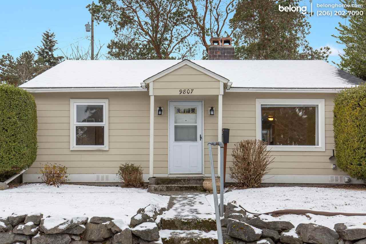 9807 32nd Ave Sw - Photo 4 of 42