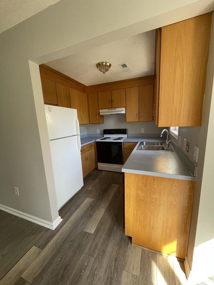 111 Mcbrandon Dr #111 - Photo 2 of 9