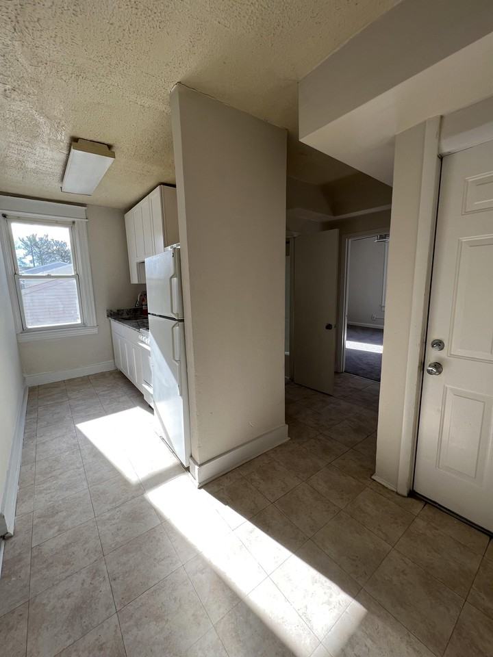 809 Cedar Heights Dr #D - Photo 3 of 20