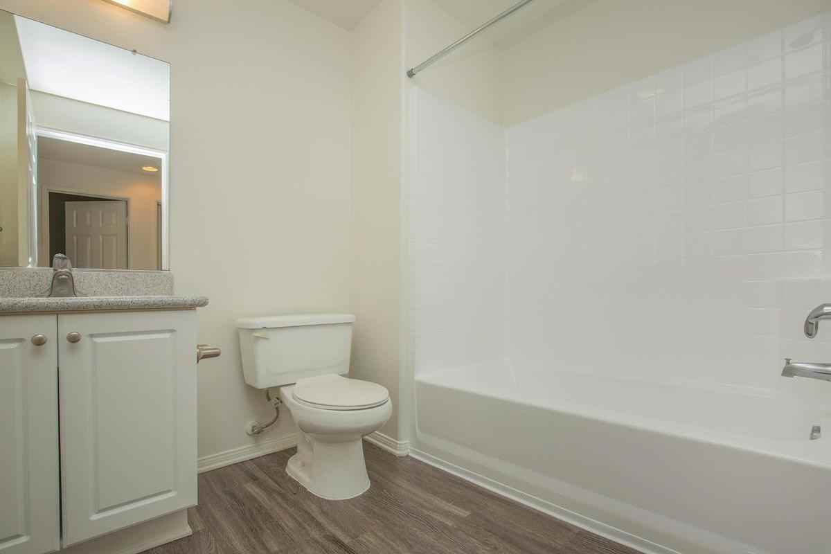 246 Lincoln St - Photo 4 of 11