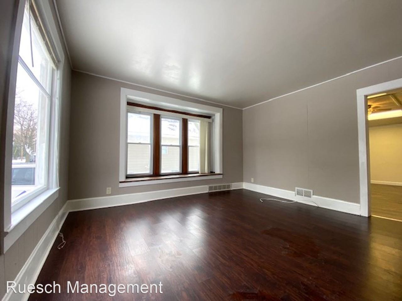 714 Fourth St - Photo 3 of 25