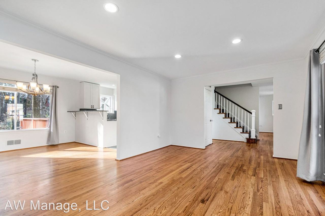 17020 Briardale Rd - Photo 2 of 46