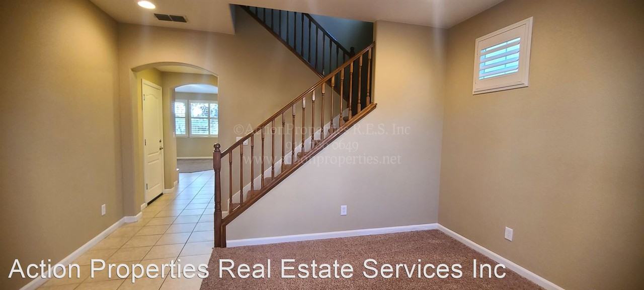 903 Trehowell Dr - Photo 3 of 29