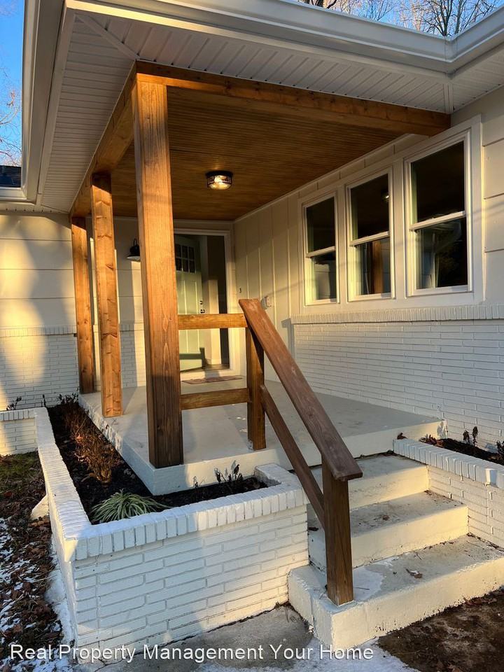 2536 Highpoint Dr - Photo 2 of 22
