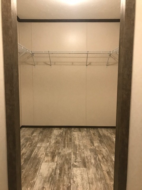 1095 Peachtree Ct - Photo 2 of 9