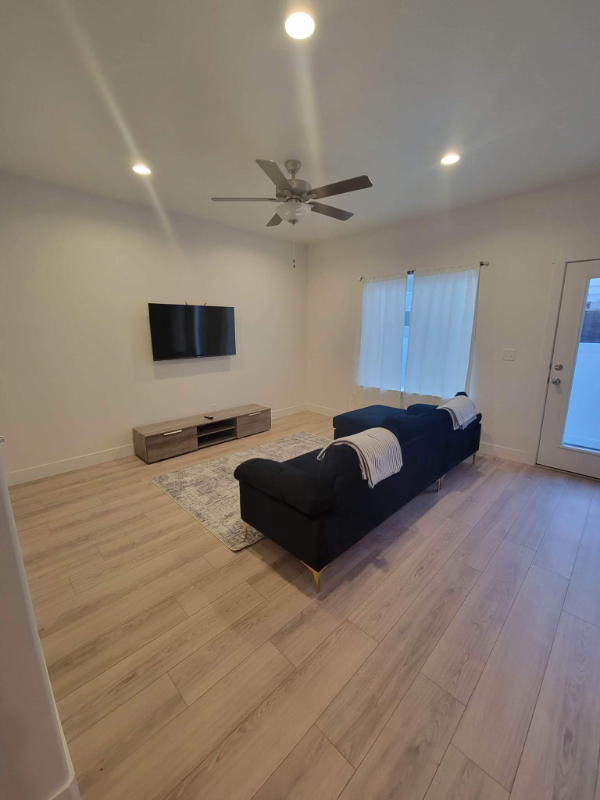 7244 N Silver Spring Way #B1 - Photo 2 of 14