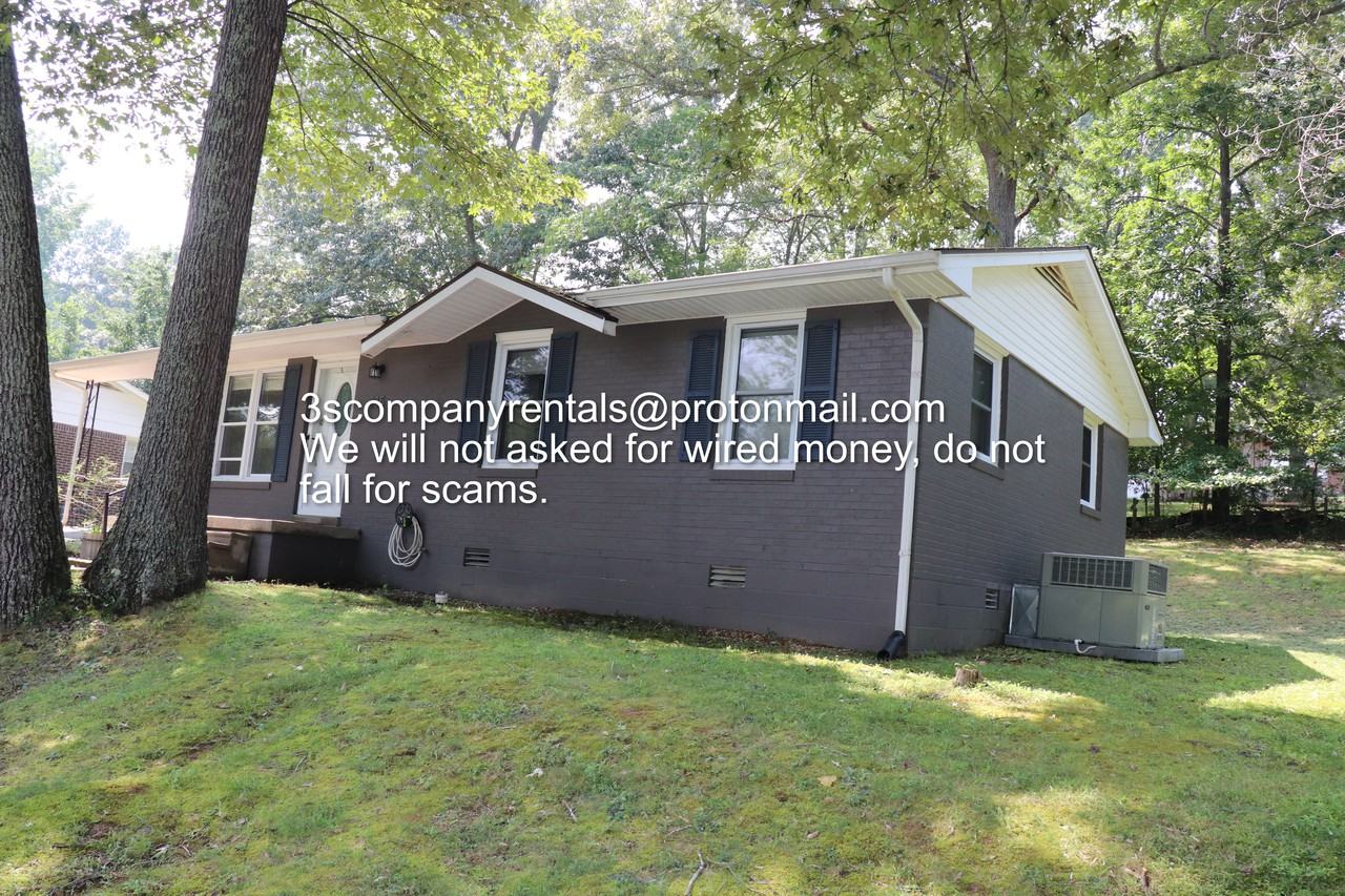 235 Castle Ln - Photo 3 of 19