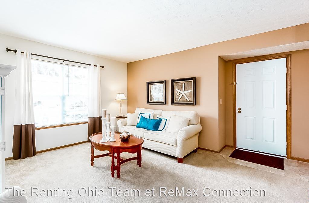 Bear Pointe Circle - Photo 2 of 23