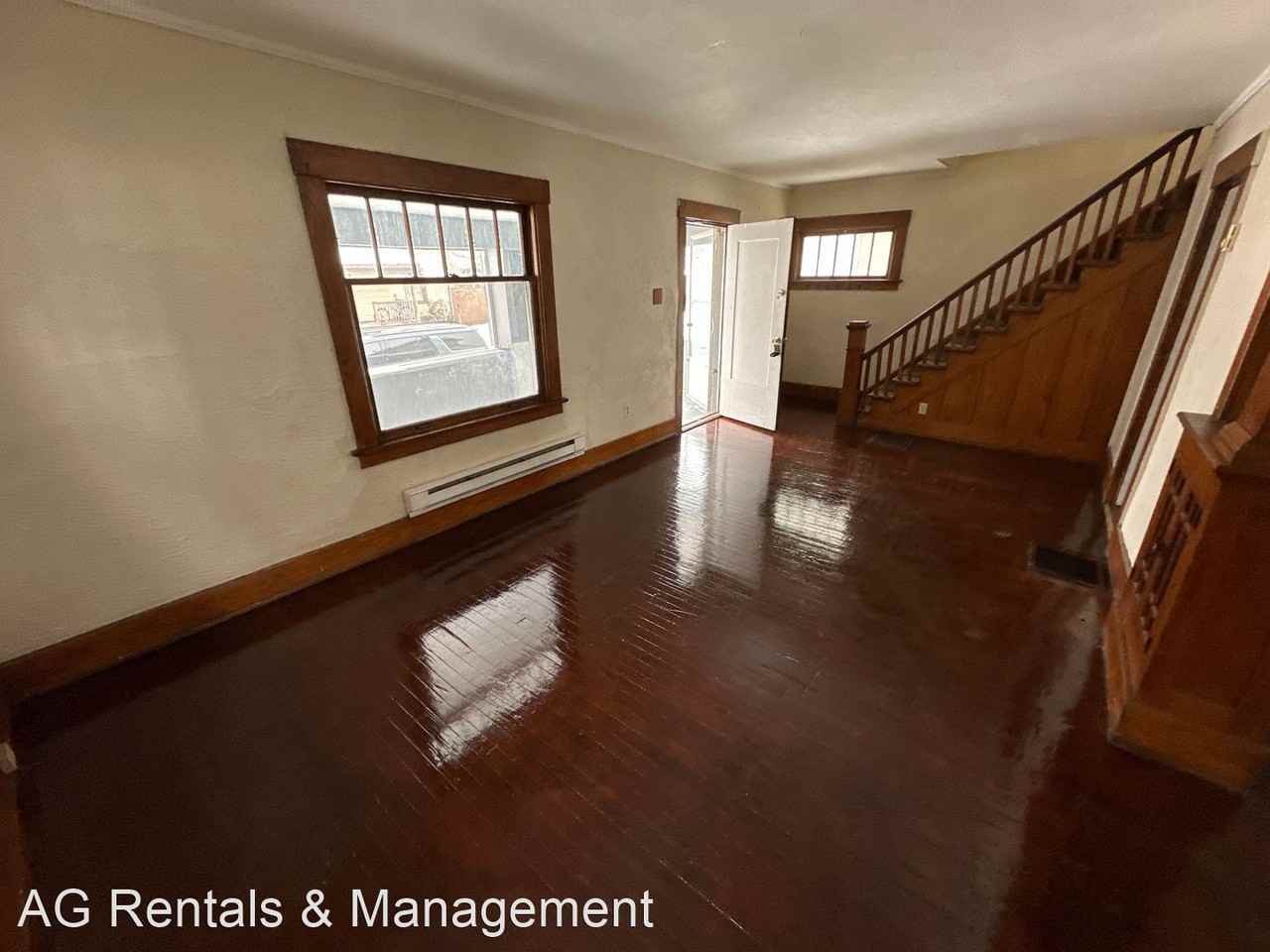 1709 Bayer Ave - Photo 3 of 14