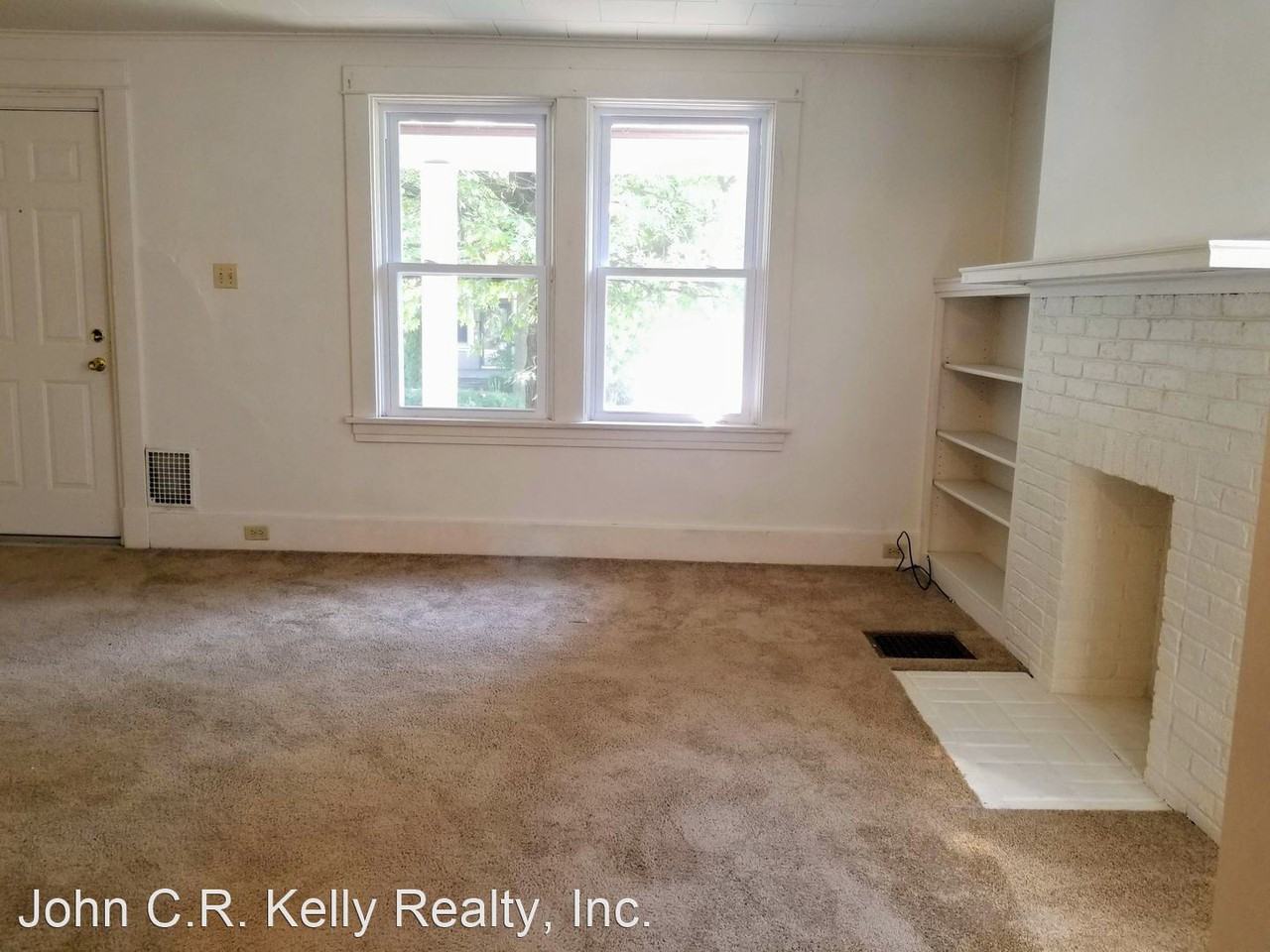 400 Maple Avenue - Photo 2 of 14