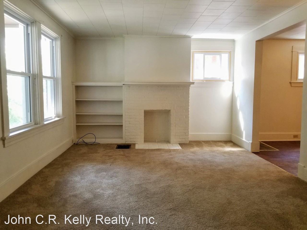 400 Maple Avenue - Photo 3 of 14