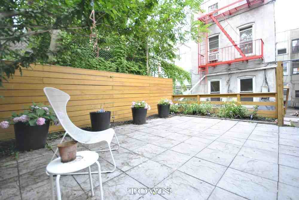 389 Montgomery St #3F - Photo 2 of 7