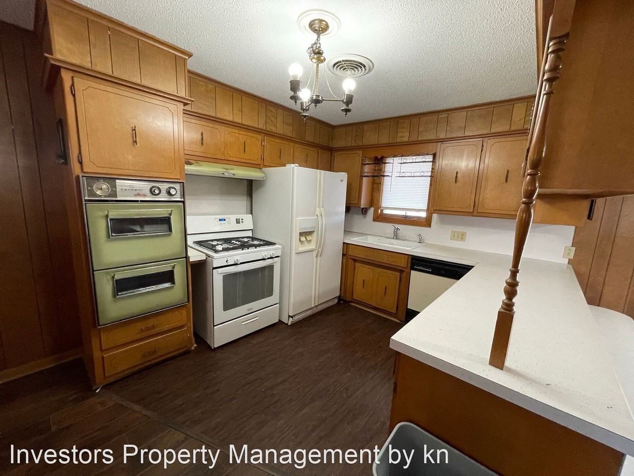 4709 S 34th St - Photo 3 of 16