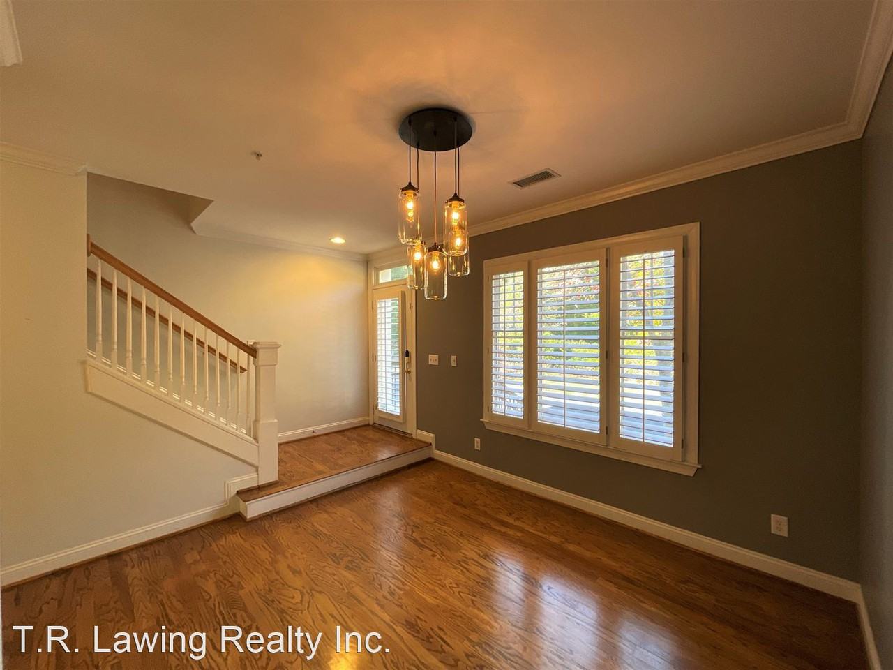 1092 Hollyheath Ln - Photo 3 of 23