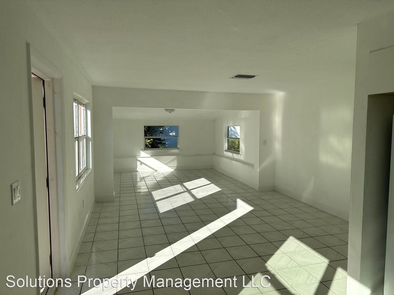 210 Linda Ave - Photo 2 of 12