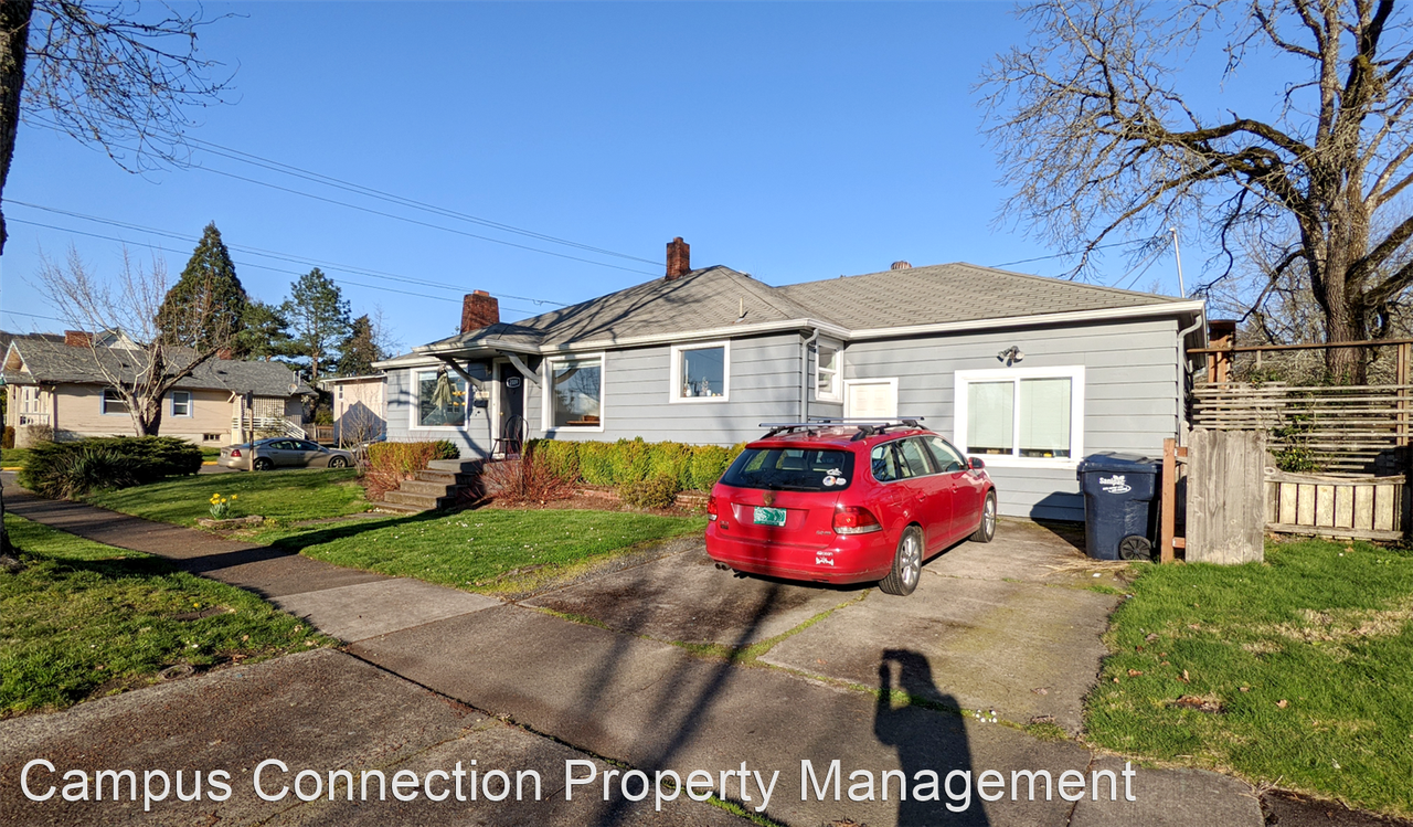 2009 Hilyard St - Photo 2 of 13