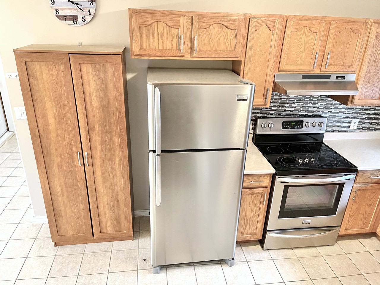 1672 Foster Ave - Photo 6 of 31