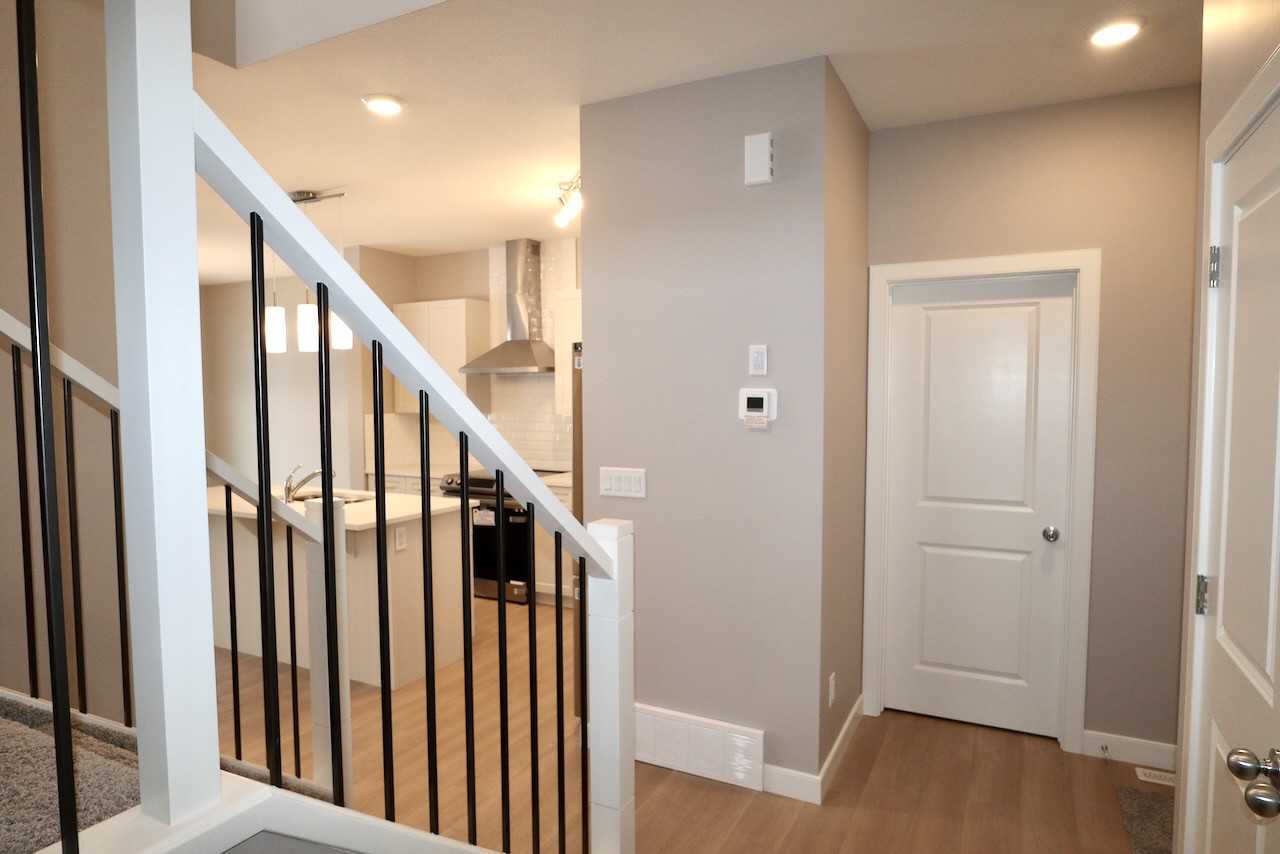 9412 Pear Cres Sw Uppr - Photo 4 of 32