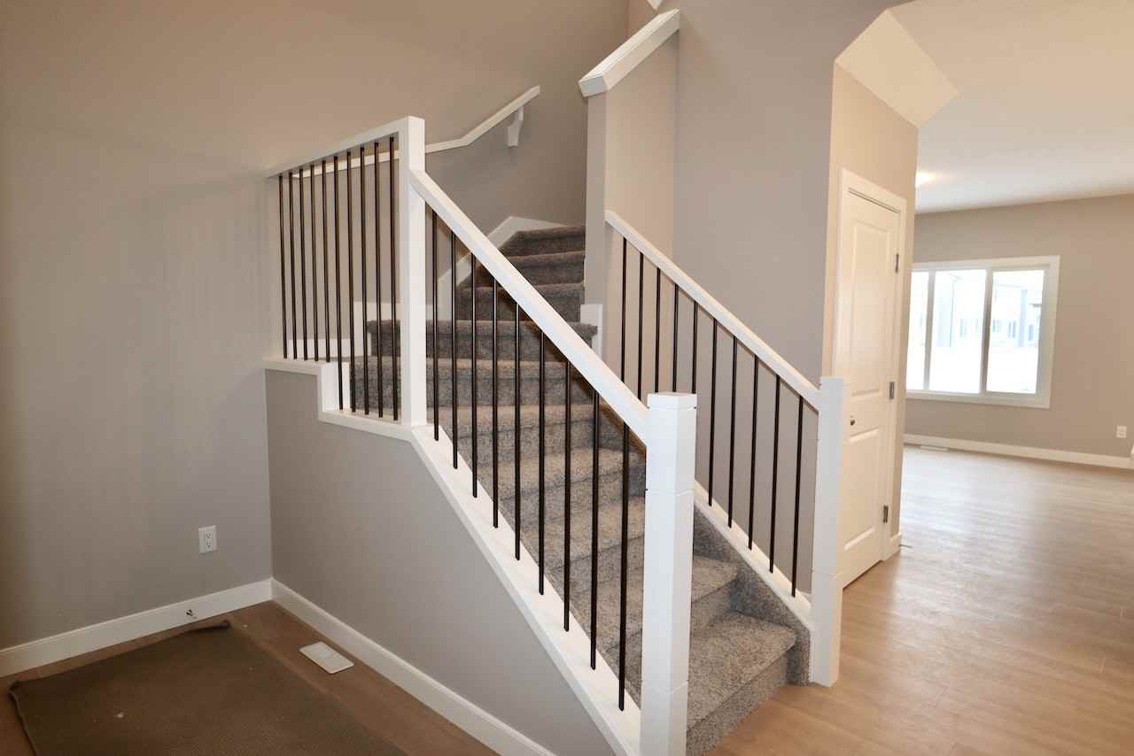 9412 Pear Cres Sw Uppr - Photo 5 of 32