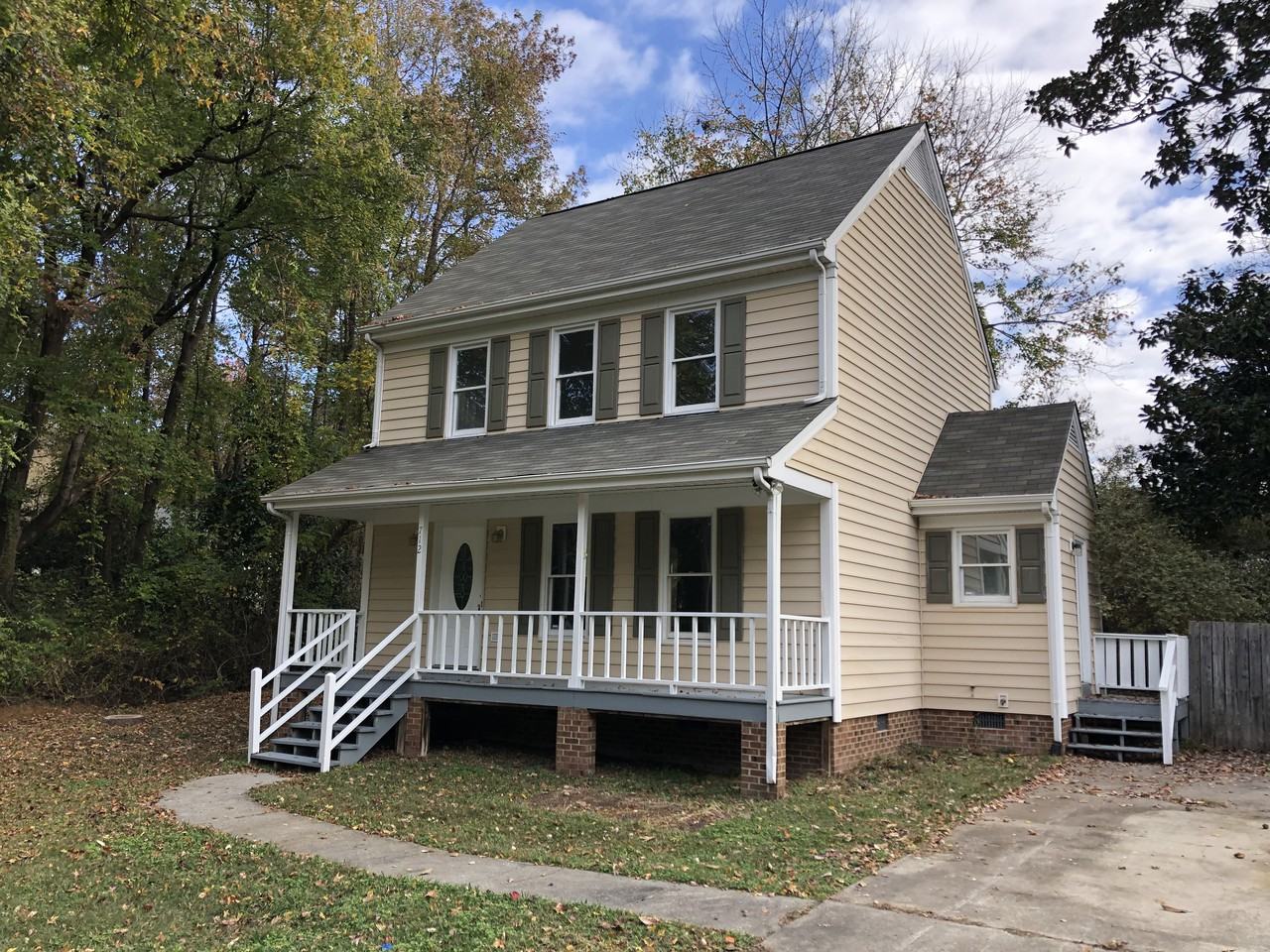 712 Kimpton Court - Photo 2 of 29