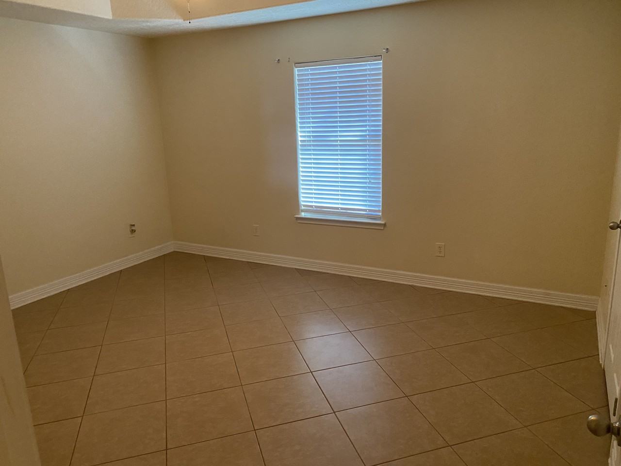 1946 Lee Miller Rd #B - Photo 2 of 6