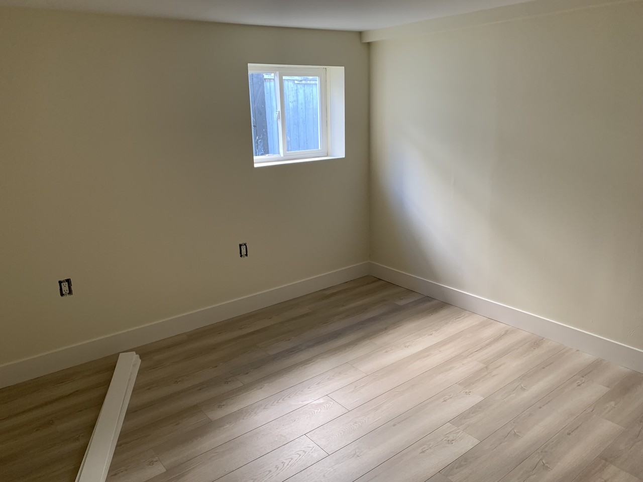 16 16 Avenue - Photo 3 of 7