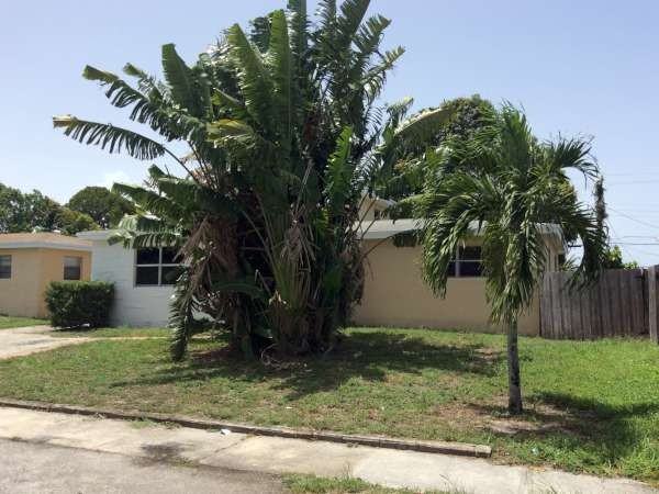 2809 SW 8th St - Photo 3 of 3