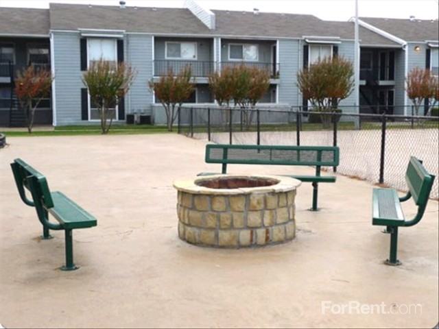 Towne Oaks South - Photo 2 of 18