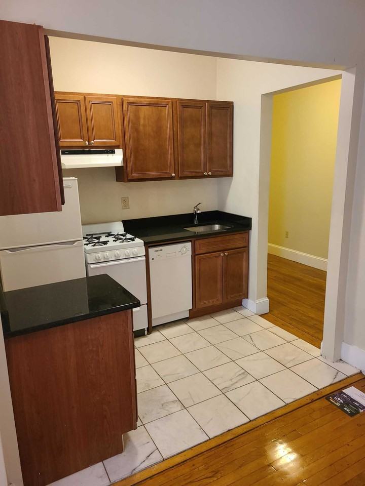 Hemenway St - Photo 2 of 20